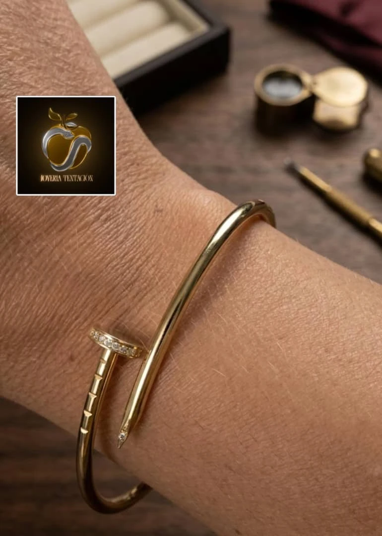 Esclava modelo Cartier, clavo's foto | Joyería Tentación |  BizneCubano